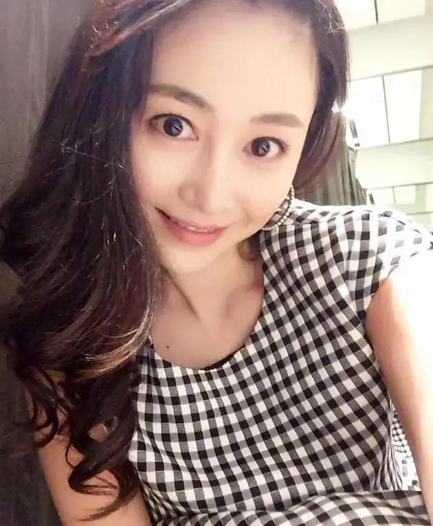 杉原杏璃爆乳视频引争议，网友直呼视觉盛宴但应适度观看