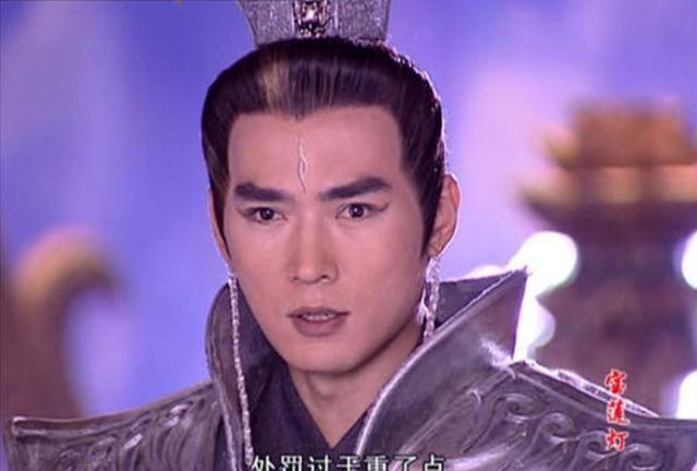 一人饰演十几个角色_一人饰演两个角色怎么拍_一人饰演几个角色